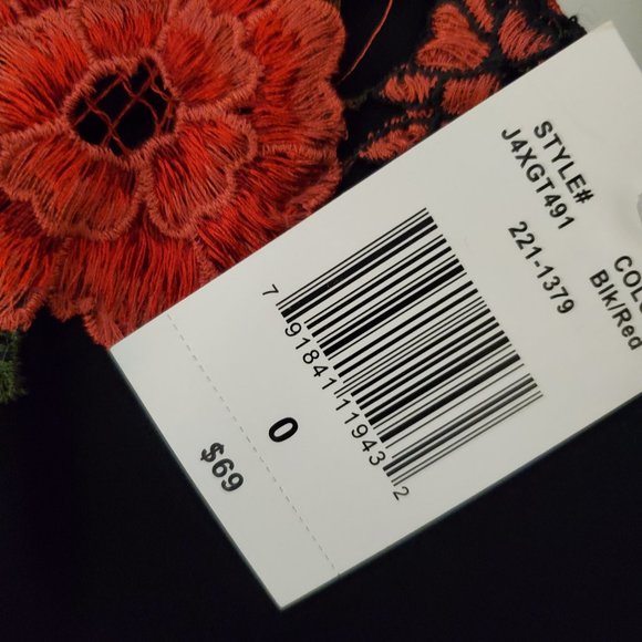 Black with Red Roses short Jumpier - Picture 9 of 12